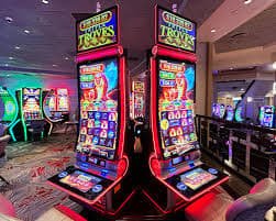 Màn hình slot game quay hũ trên điện thoại di động với giao diện tiếng Việt ritvip